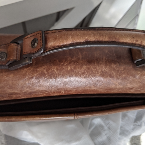 Kenneth Cole Briefcase - Picture 3 of 9